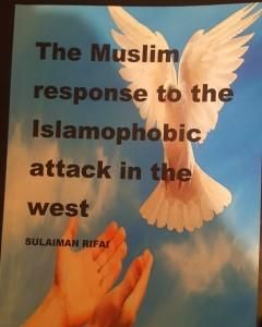كتاب The Muslim Response Towards Islamophobic attacks in the west لـ مؤلف أجنبي